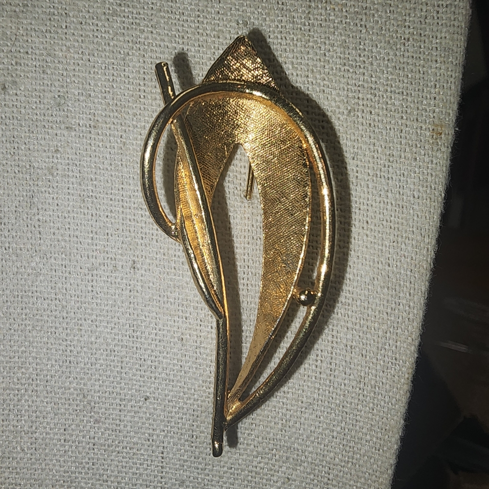 Vintage Abstract Gold Leaf Brooch( #1)